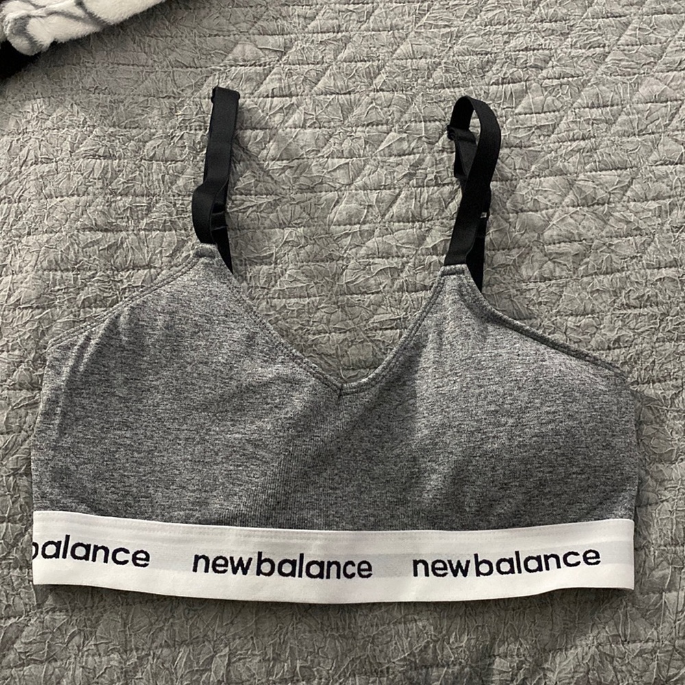 New balance wide band sports bra